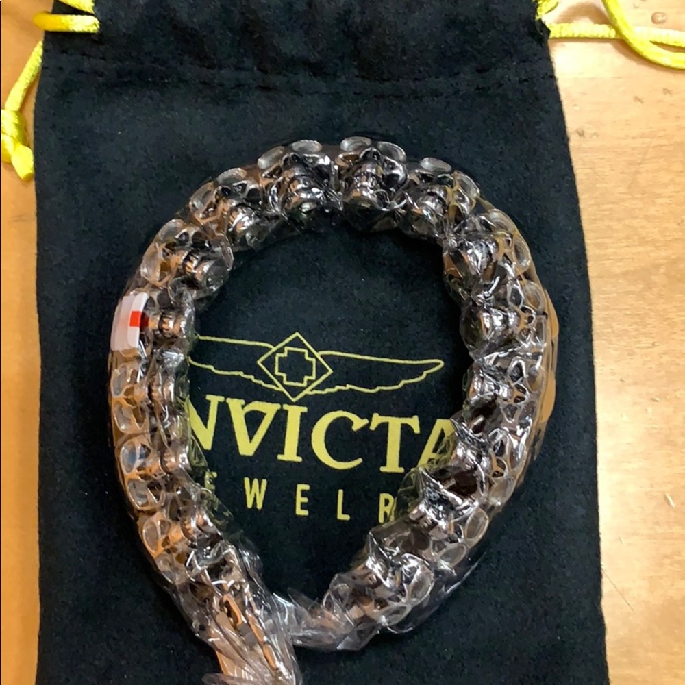 Invicta stainless steel bracelet skull